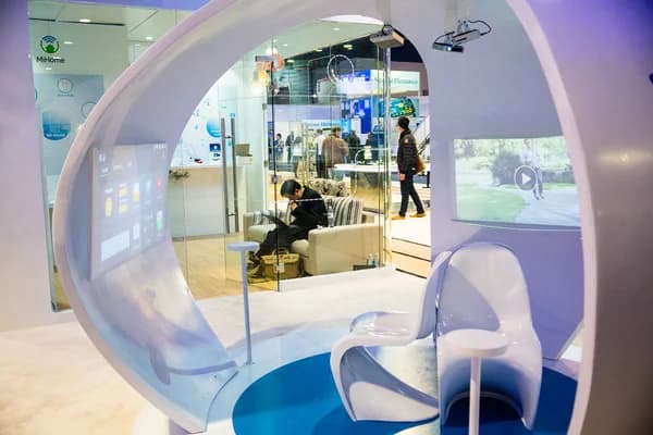 Benefits of Coworking Near CES Las Vegas: Why Exhibitors and Attendees Need Off-Site Workspace